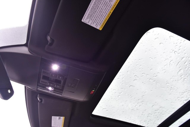 Volkswagen Atlas Cross Sport Vehicle Image 21