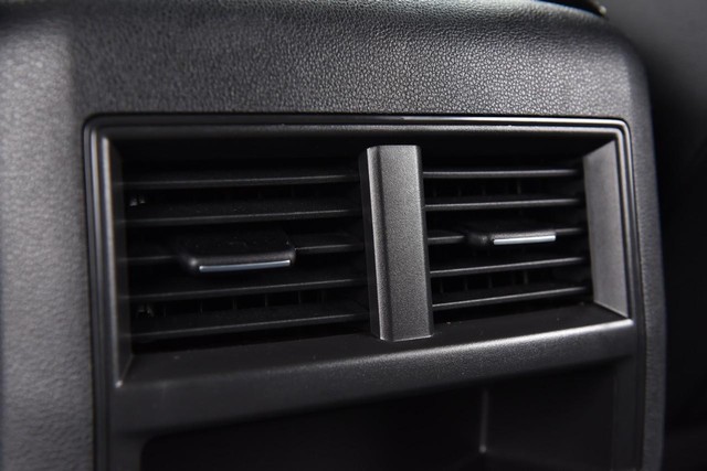 Volkswagen Atlas Cross Sport Vehicle Image 23