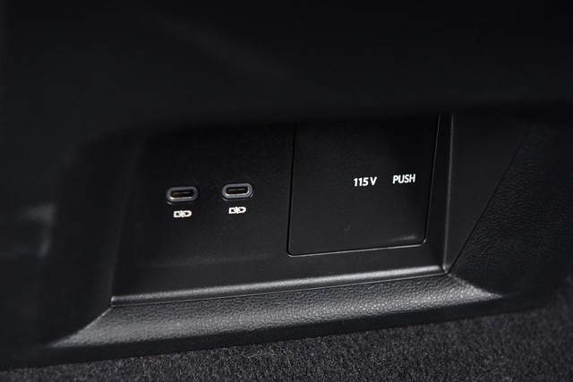 Volkswagen Atlas Cross Sport Vehicle Image 24