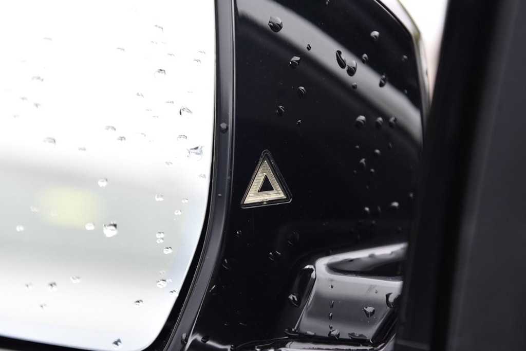 BMW X5 Vehicle Full-screen Gallery Image 10