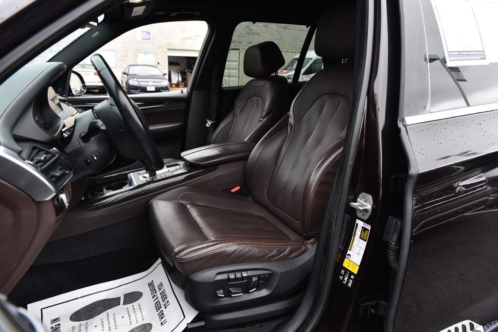 BMW X5 Vehicle Full-screen Gallery Image 20