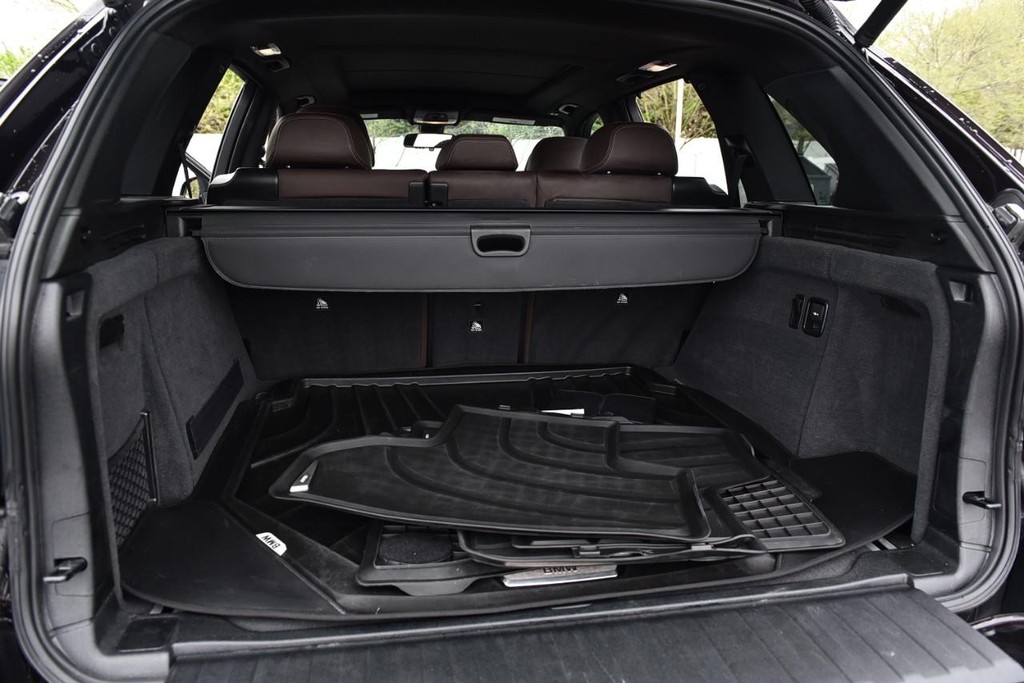 BMW X5 Vehicle Full-screen Gallery Image 26