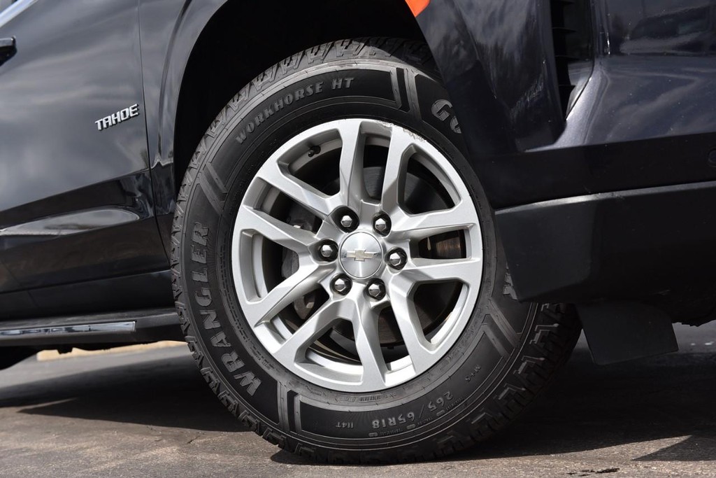 Chevrolet Tahoe Vehicle Full-screen Gallery Image 03