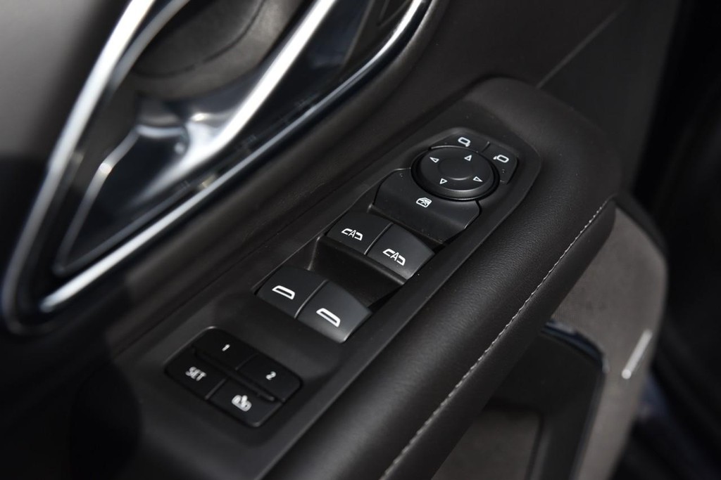 Chevrolet Tahoe Vehicle Full-screen Gallery Image 08