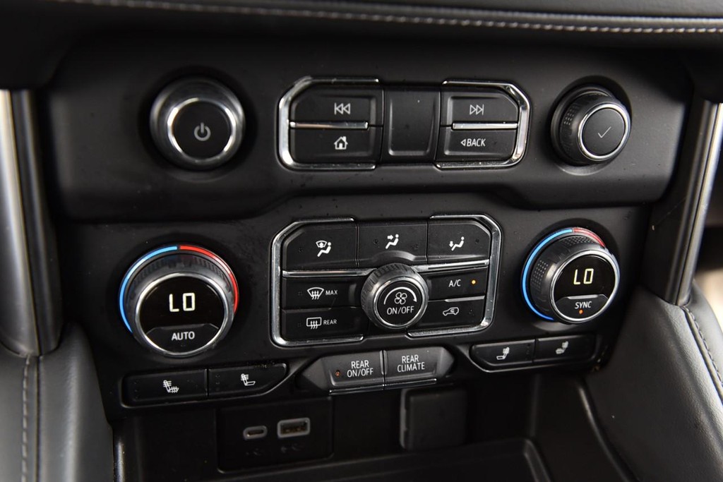 Chevrolet Tahoe Vehicle Full-screen Gallery Image 15