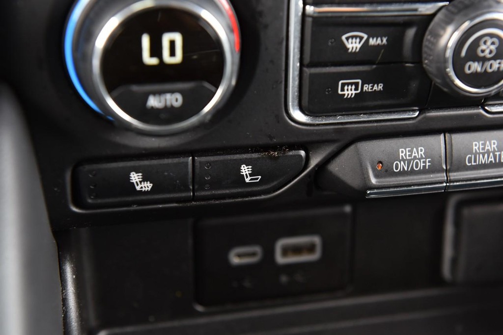 Chevrolet Tahoe Vehicle Full-screen Gallery Image 16