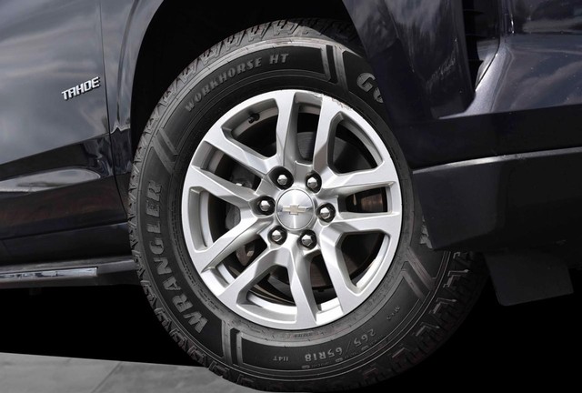 Chevrolet Tahoe Vehicle Image 03