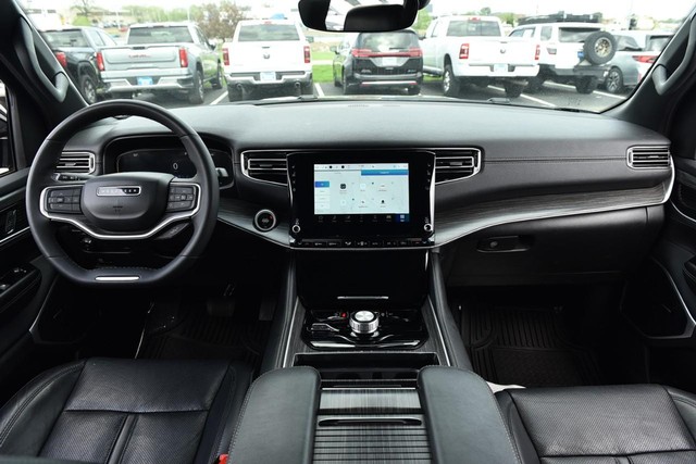 Jeep Wagoneer Vehicle Image 07