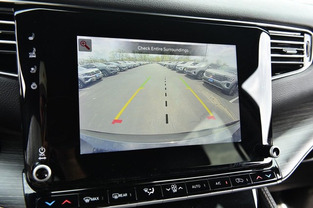 Jeep Wagoneer Vehicle Image 15