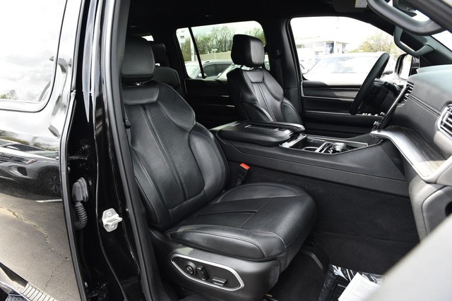 Jeep Wagoneer Vehicle Image 22