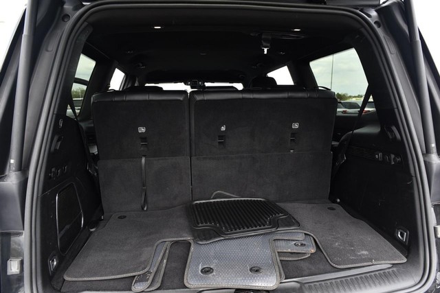 Jeep Wagoneer Vehicle Image 27