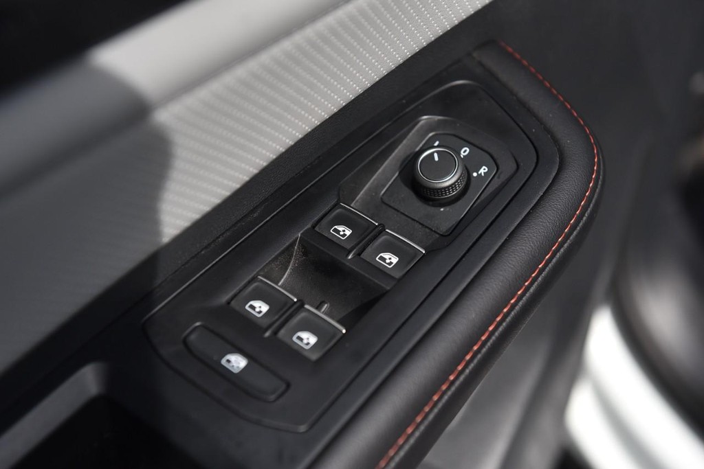 Volkswagen Atlas Vehicle Full-screen Gallery Image 8