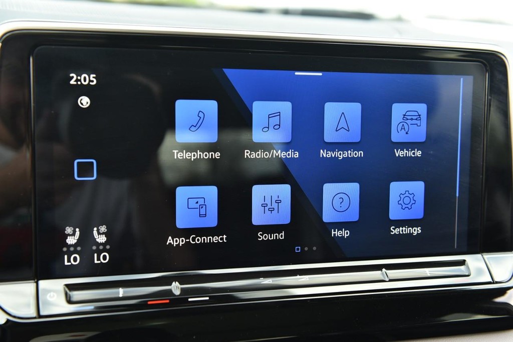 Volkswagen Atlas Vehicle Full-screen Gallery Image 14