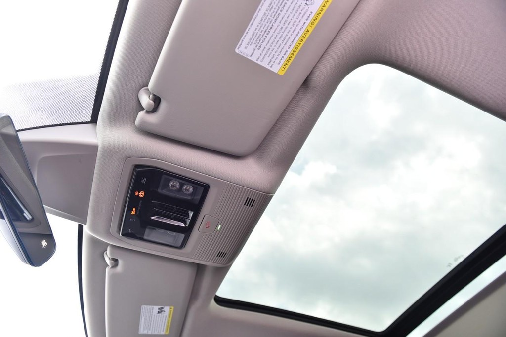 Volkswagen Atlas Vehicle Full-screen Gallery Image 21