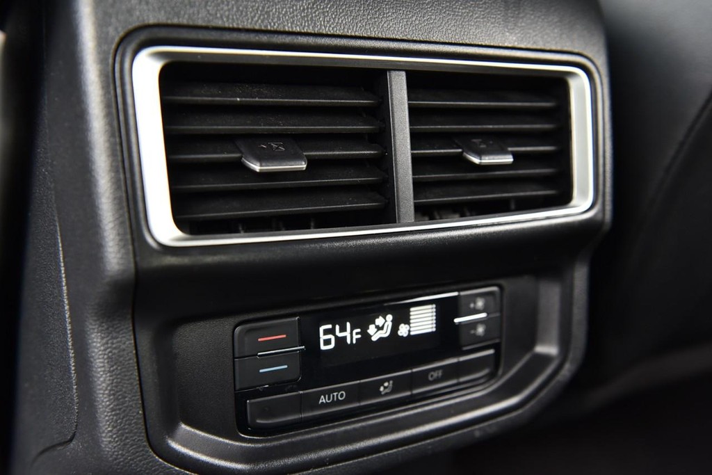 Volkswagen Atlas Vehicle Full-screen Gallery Image 23