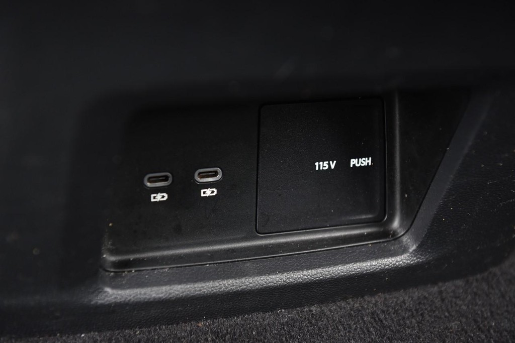 Volkswagen Atlas Vehicle Full-screen Gallery Image 24