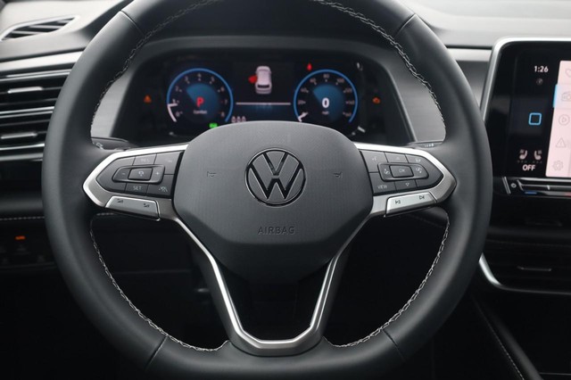 Volkswagen Atlas Cross Sport Vehicle Image 08