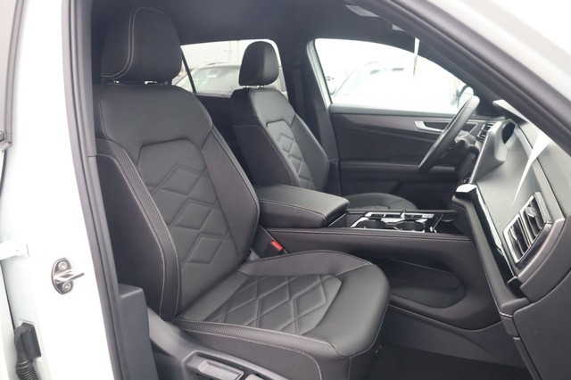 Volkswagen Atlas Cross Sport Vehicle Image 20