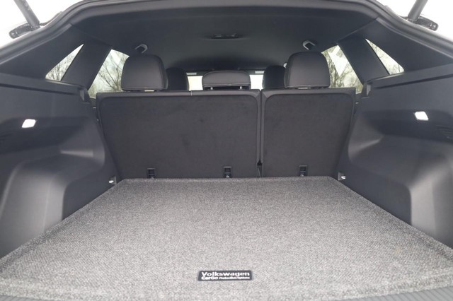 Volkswagen Atlas Cross Sport Vehicle Image 22