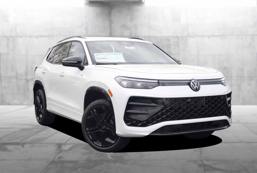 Volkswagen Tiguan Vehicle Full-screen Gallery Image 2