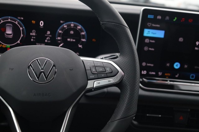 Volkswagen Tiguan Vehicle Image 09