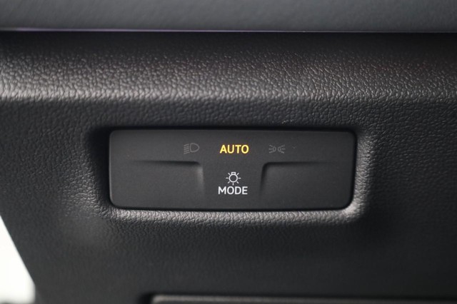 Volkswagen Tiguan Vehicle Image 13