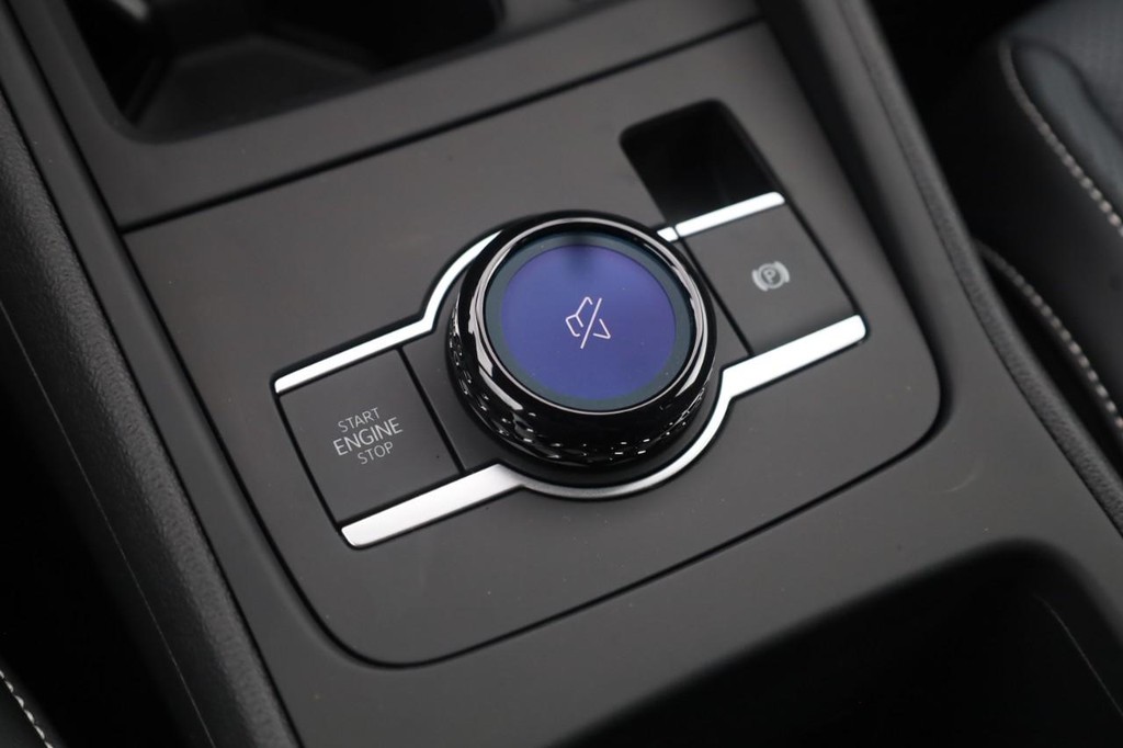Volkswagen Tiguan Vehicle Full-screen Gallery Image 17
