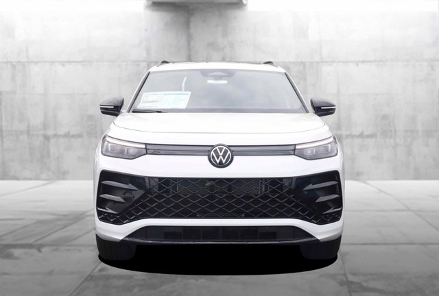 Volkswagen Tiguan Vehicle Image 04