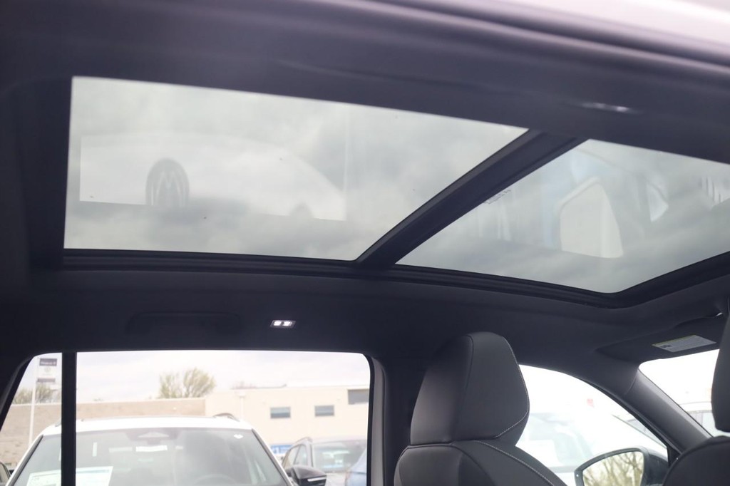 Volkswagen Tiguan Vehicle Full-screen Gallery Image 21