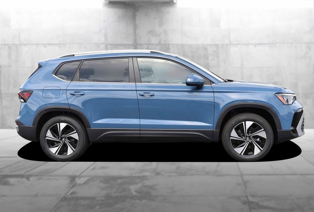 Volkswagen Taos Vehicle Full-screen Gallery Image 5