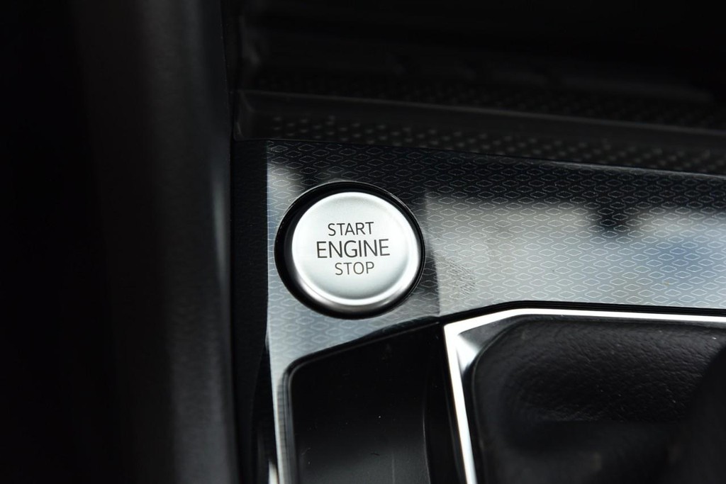 Volkswagen Taos Vehicle Full-screen Gallery Image 16