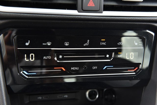 Volkswagen Taos Vehicle Image 14