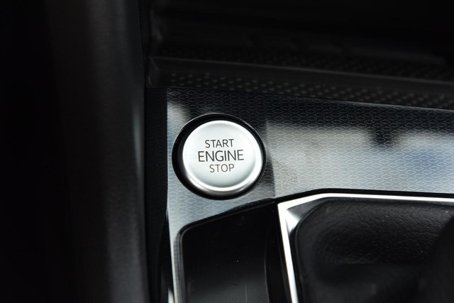 Volkswagen Taos Vehicle Image 16