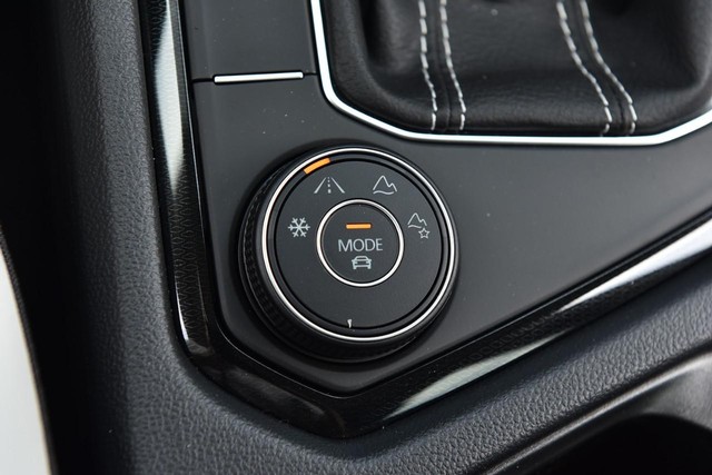 Volkswagen Taos Vehicle Image 17