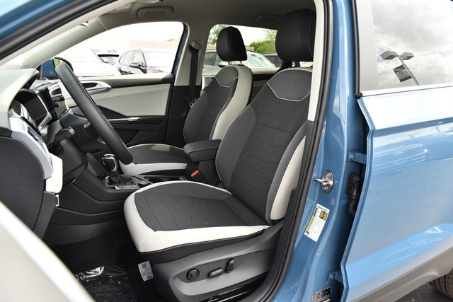 Volkswagen Taos Vehicle Image 20