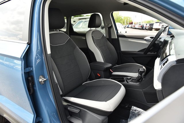 Volkswagen Taos Vehicle Image 21