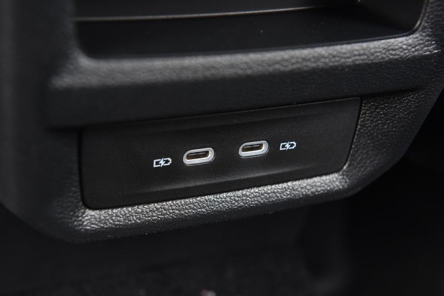 Volkswagen Taos Vehicle Image 24