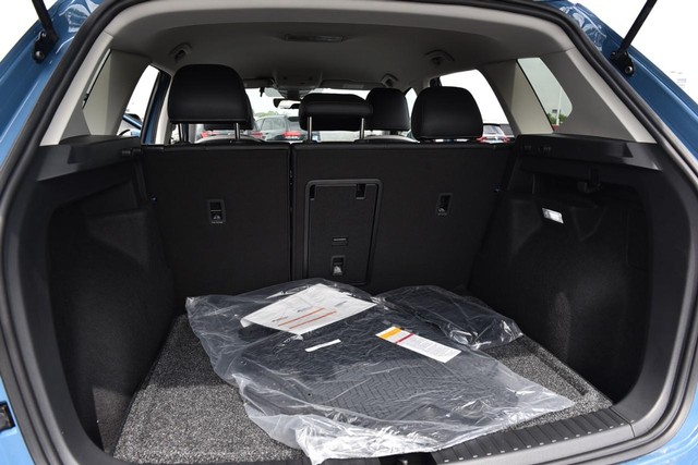 Volkswagen Taos Vehicle Image 25