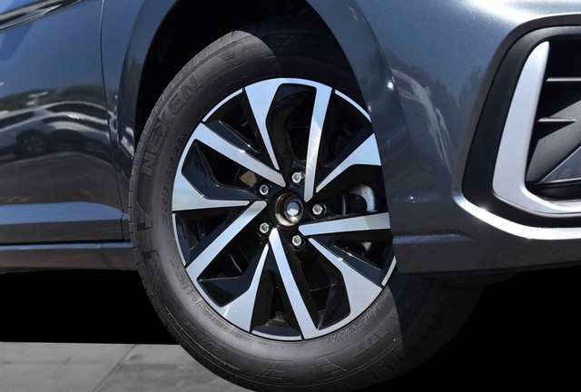 Volkswagen Jetta Vehicle Image 03