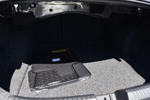 Volkswagen Jetta Vehicle Image 22