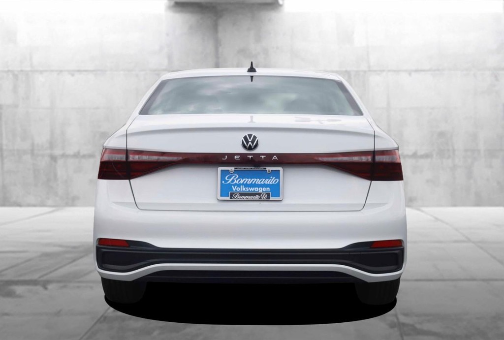 Volkswagen Jetta Vehicle Full-screen Gallery Image 6