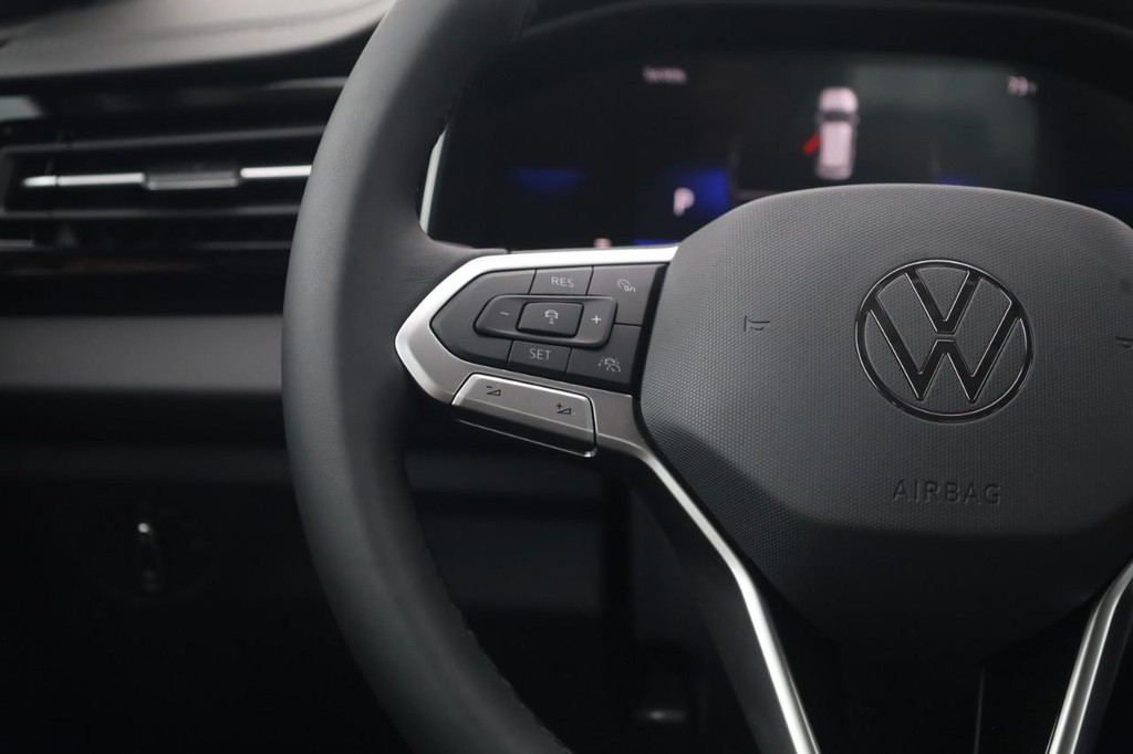 Volkswagen Jetta Vehicle Full-screen Gallery Image 10