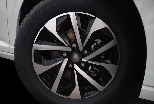 Volkswagen Jetta Vehicle Image 03