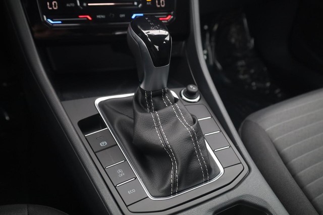 Volkswagen Jetta Vehicle Image 19