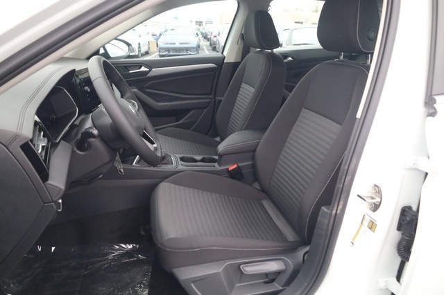 Volkswagen Jetta Vehicle Image 20