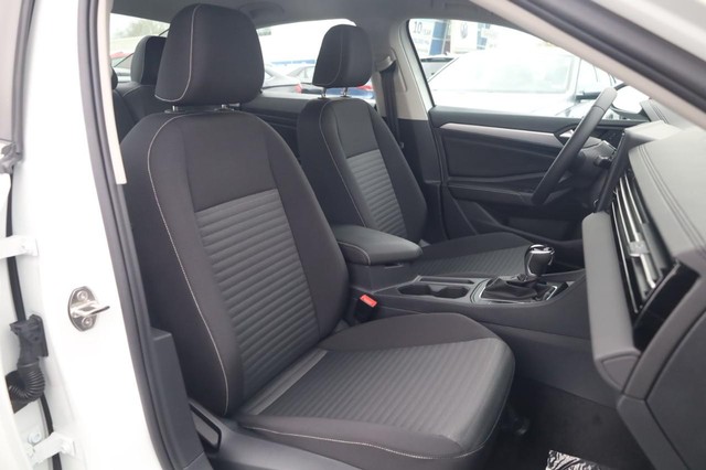 Volkswagen Jetta Vehicle Image 21