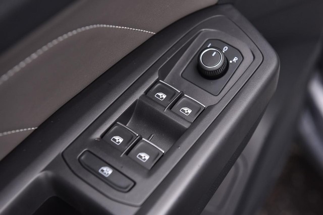 Volkswagen Atlas Cross Sport Vehicle Image 08