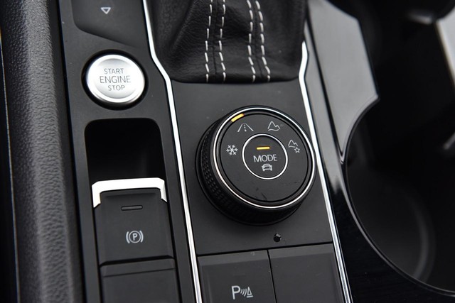 Volkswagen Atlas Cross Sport Vehicle Image 17