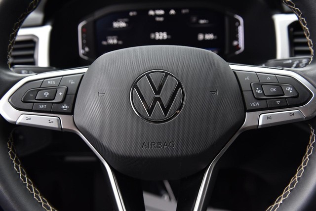 Volkswagen Atlas Cross Sport Vehicle Image 18