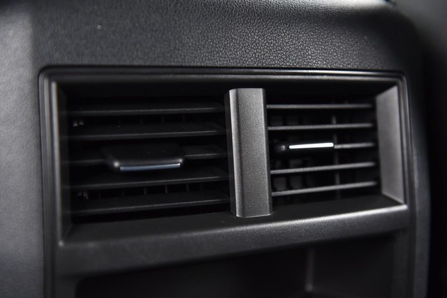 Volkswagen Atlas Cross Sport Vehicle Image 23